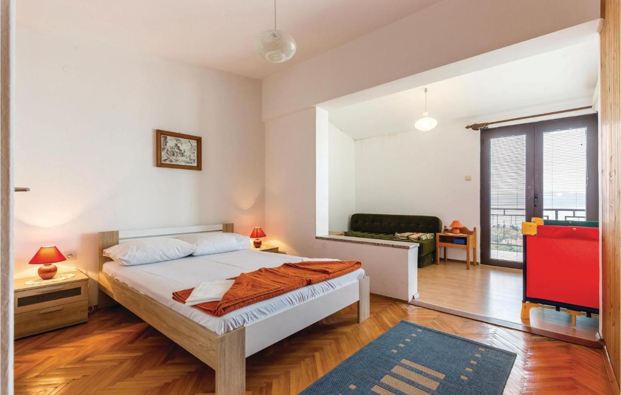 Cozy Apartment In Novi Vinodolski With Kitchen Ngoại thất bức ảnh
