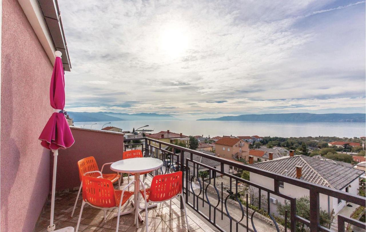 Cozy Apartment In Novi Vinodolski With Kitchen Ngoại thất bức ảnh