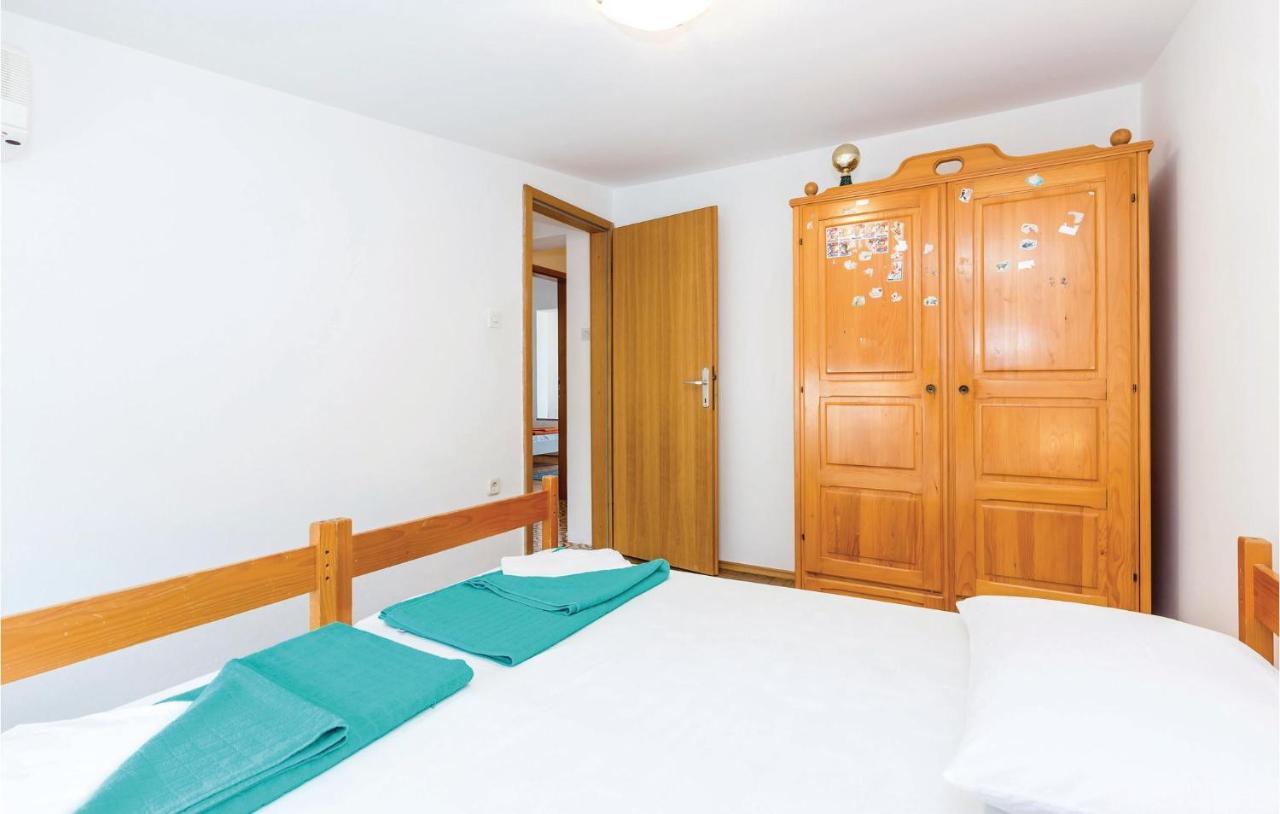 Cozy Apartment In Novi Vinodolski With Kitchen Ngoại thất bức ảnh
