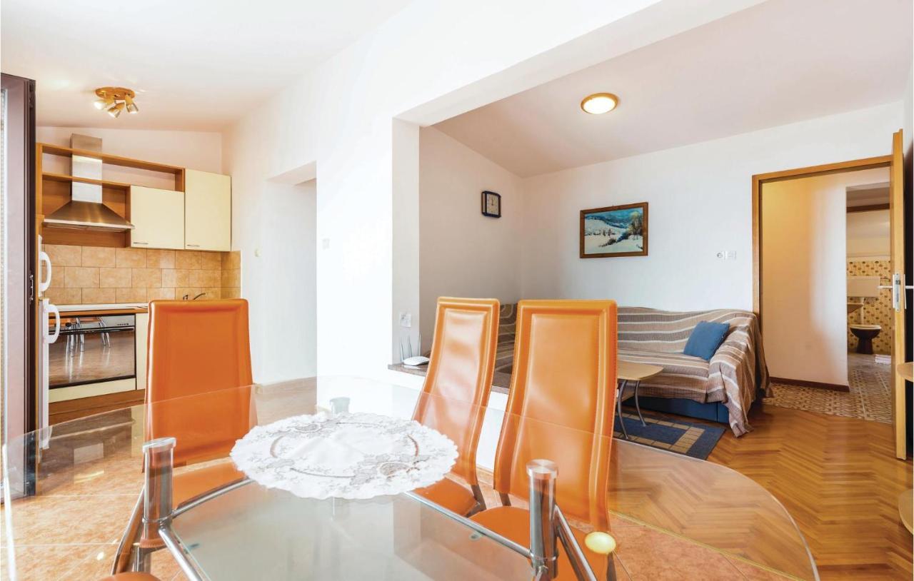 Cozy Apartment In Novi Vinodolski With Kitchen Ngoại thất bức ảnh