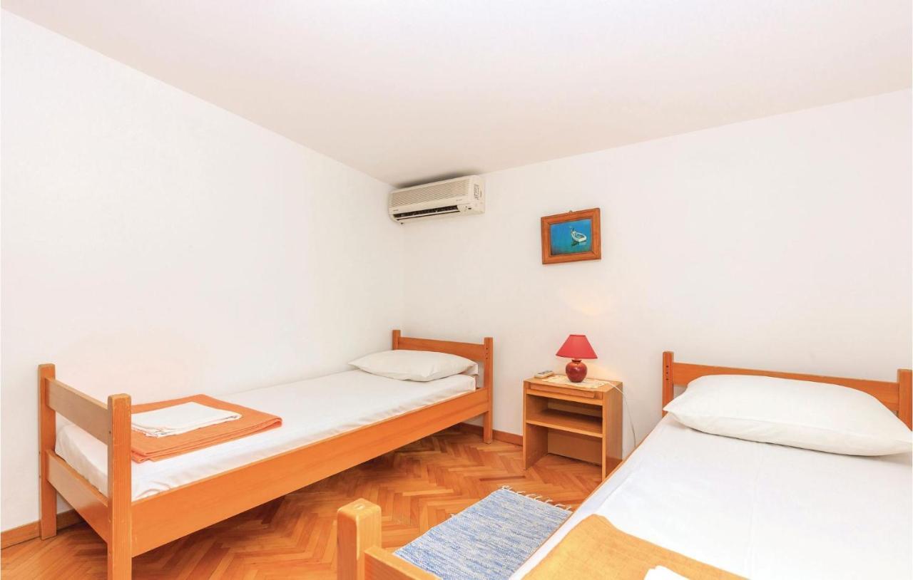 Cozy Apartment In Novi Vinodolski With Kitchen Ngoại thất bức ảnh