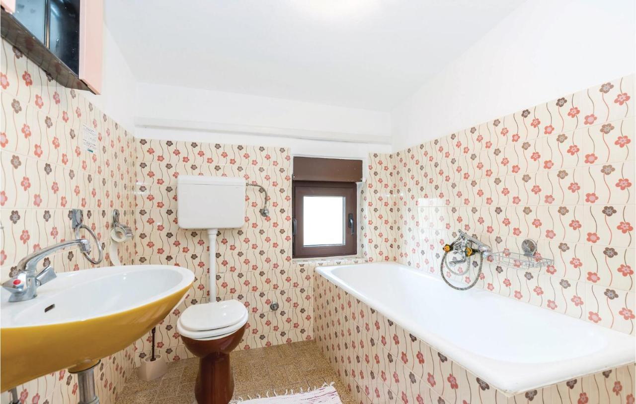 Cozy Apartment In Novi Vinodolski With Kitchen Ngoại thất bức ảnh