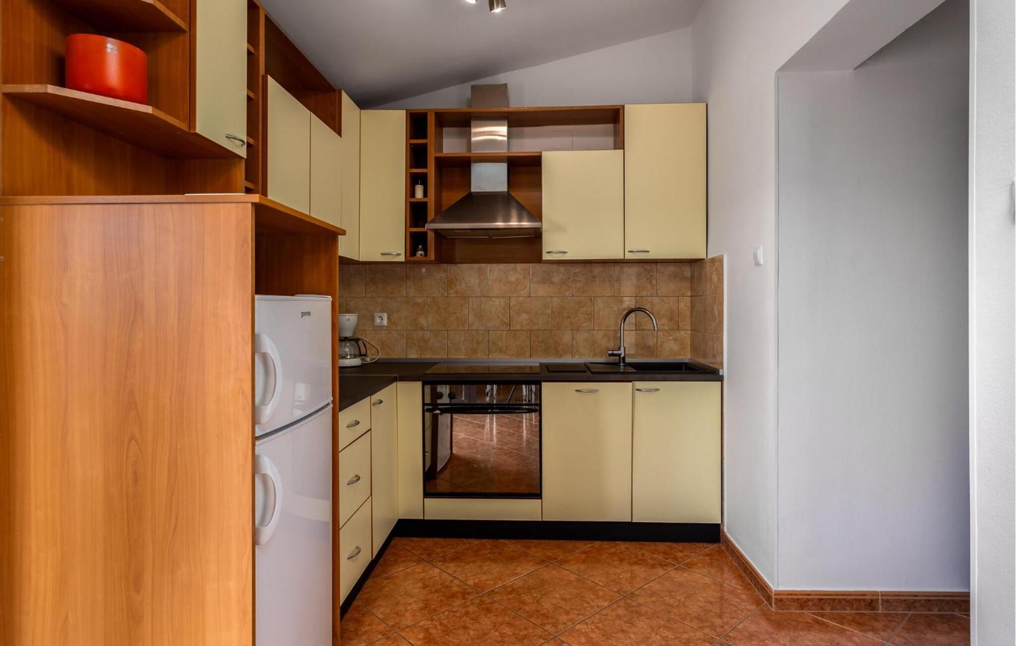 Cozy Apartment In Novi Vinodolski With Kitchen Ngoại thất bức ảnh