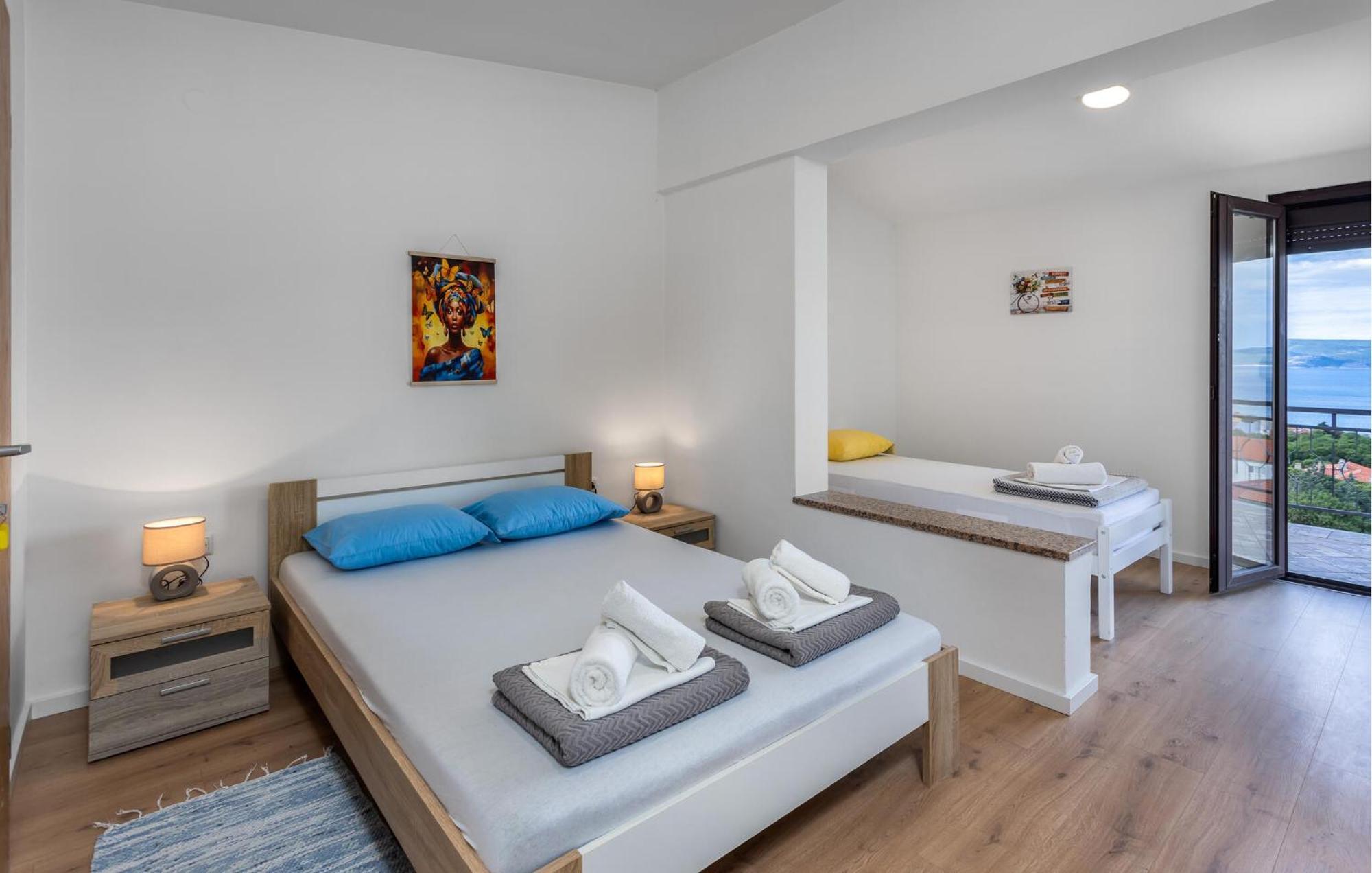 Cozy Apartment In Novi Vinodolski With Kitchen Ngoại thất bức ảnh