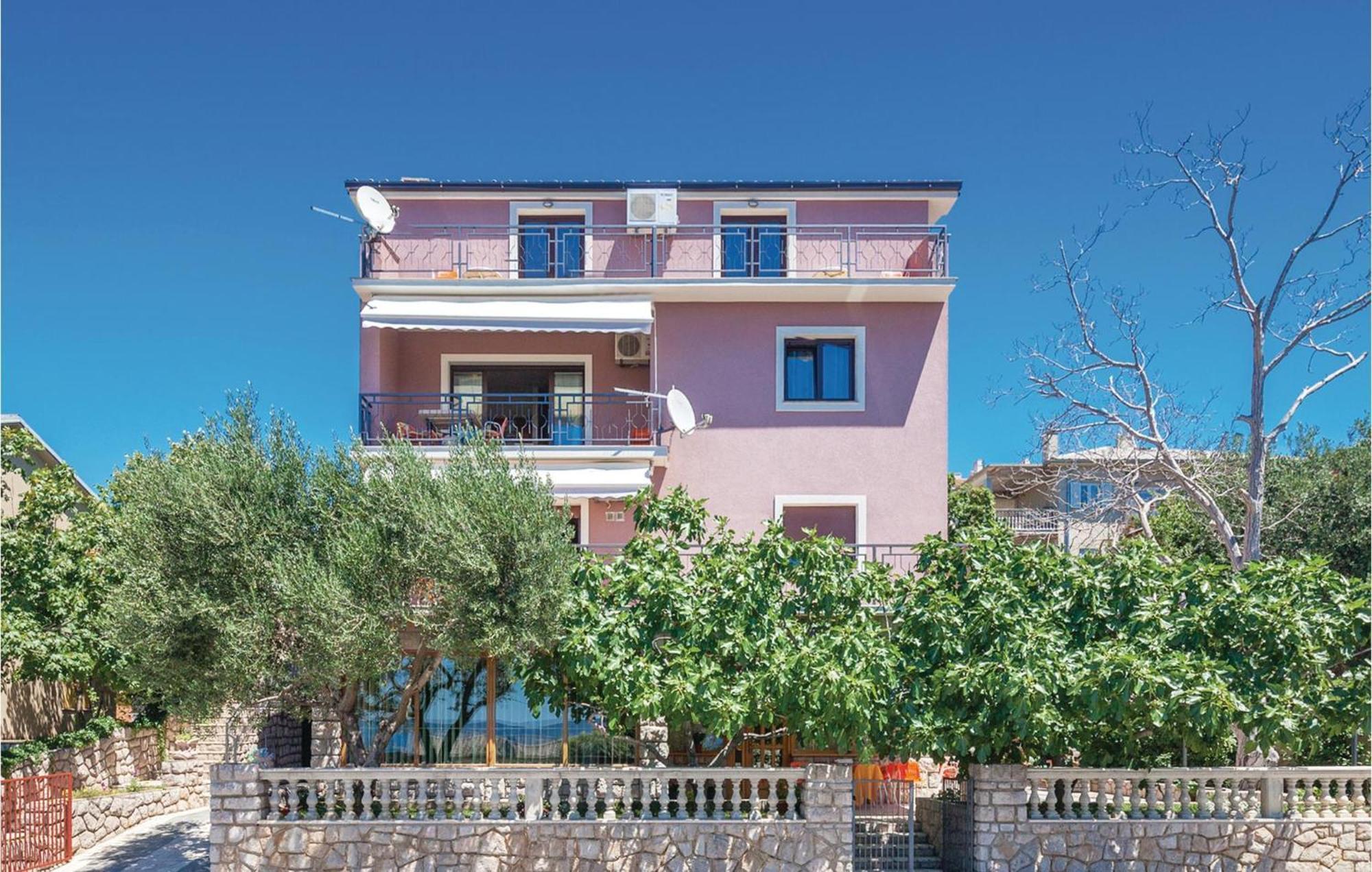 Cozy Apartment In Novi Vinodolski With Kitchen Ngoại thất bức ảnh