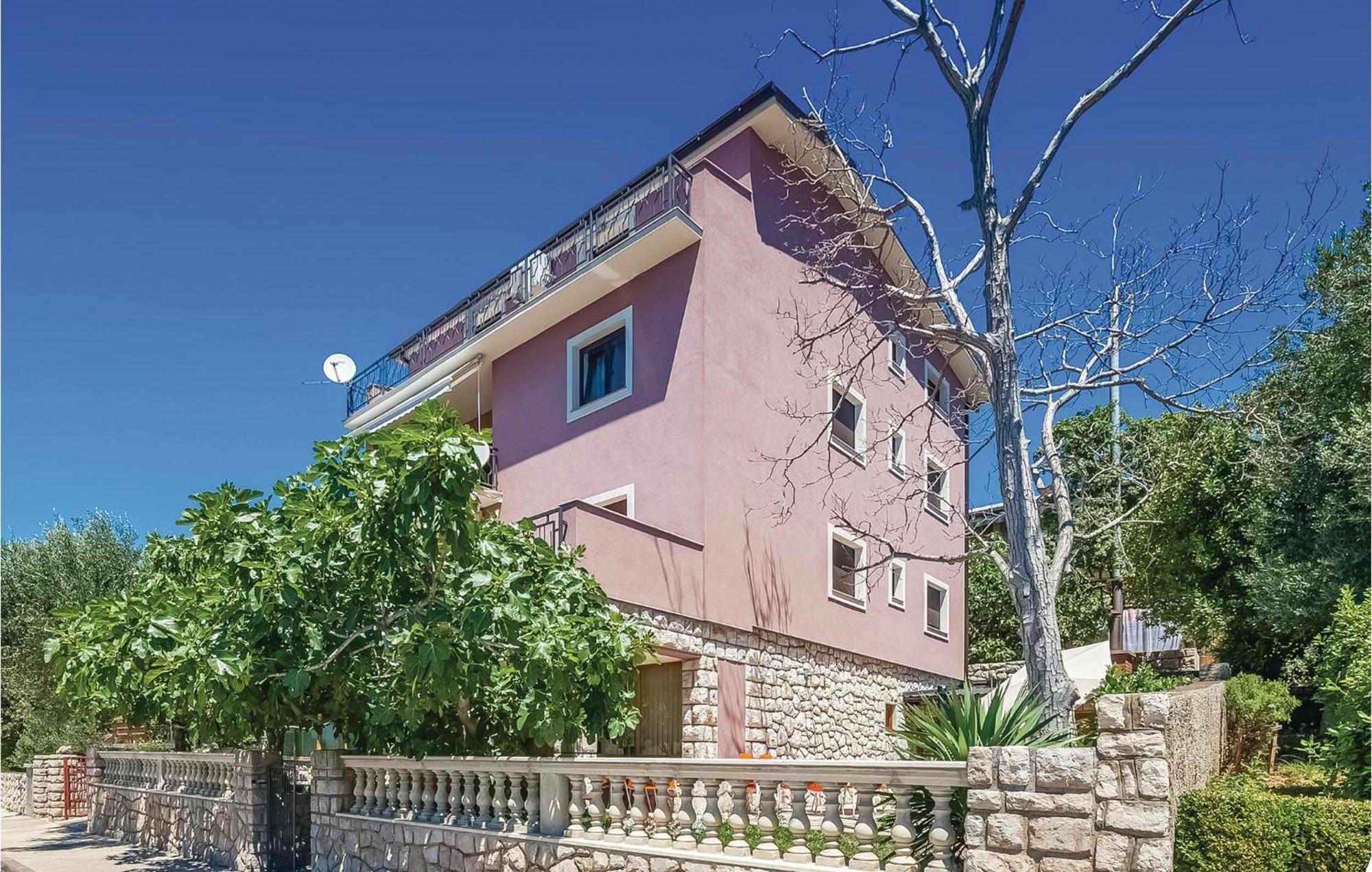 Cozy Apartment In Novi Vinodolski With Kitchen Ngoại thất bức ảnh